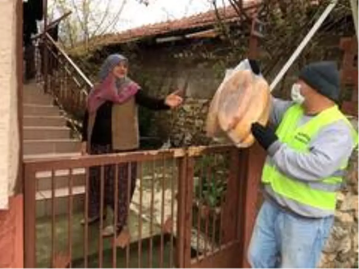 Bu ilçede yaşlılar aramıyor, "İhtiyaçlarınız var mı?" diye aranıyor