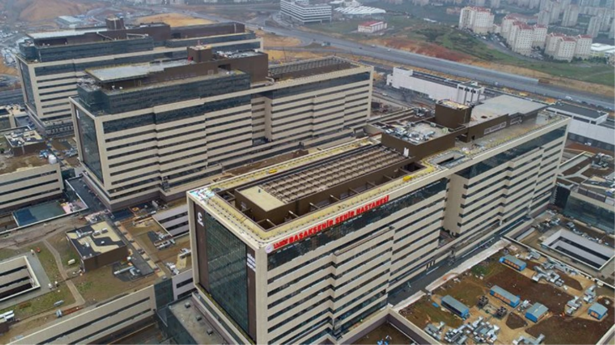 Cumhurbaşkanı Erdoğan\'ın müjdesini verdiği Başakşehir Şehir Hastanesi\'nin yollarının yapımına başlandı