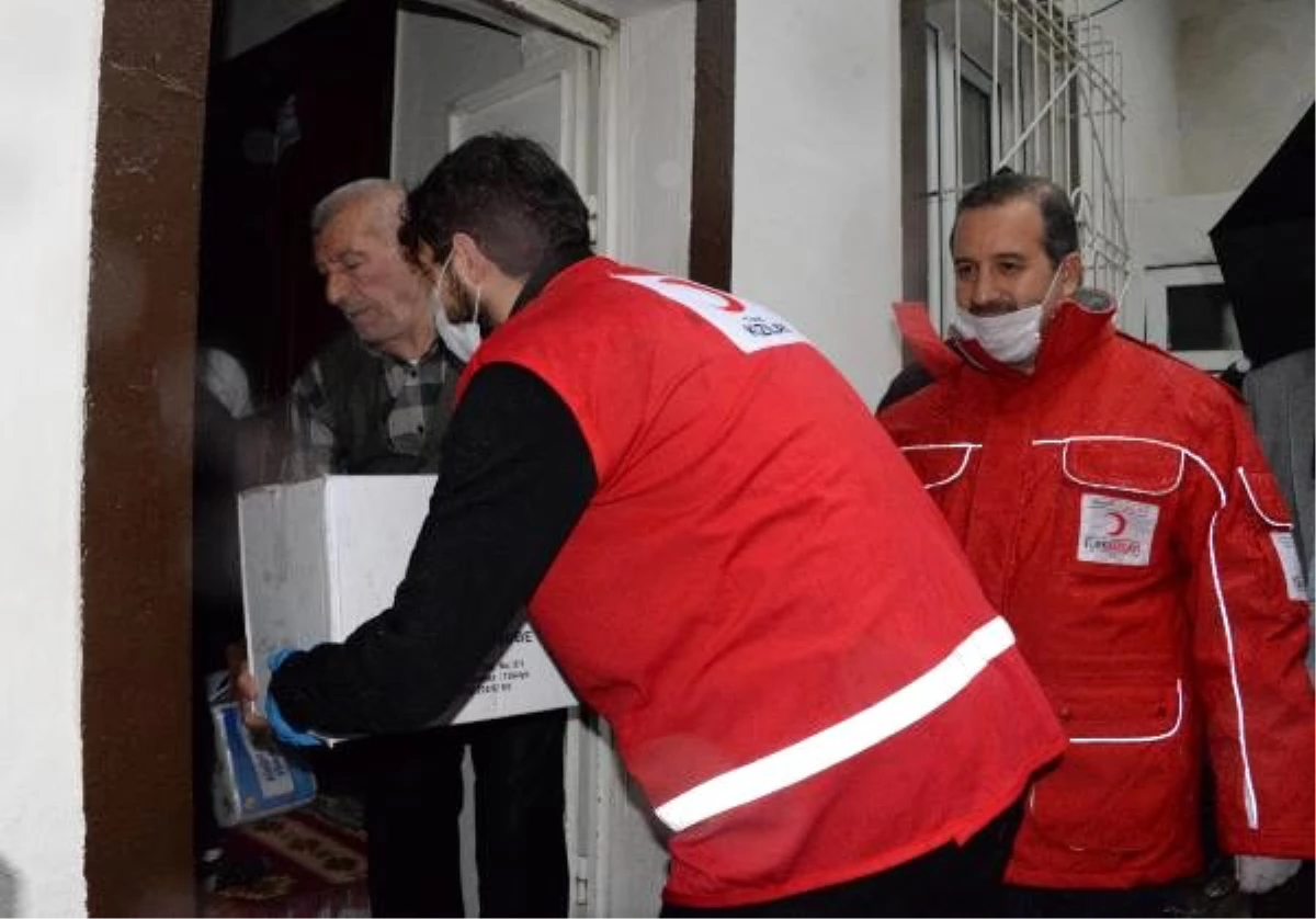 Diyarbakır Kızılay\'ından sağlık çalışanları ve yaşlılar için seferberlik