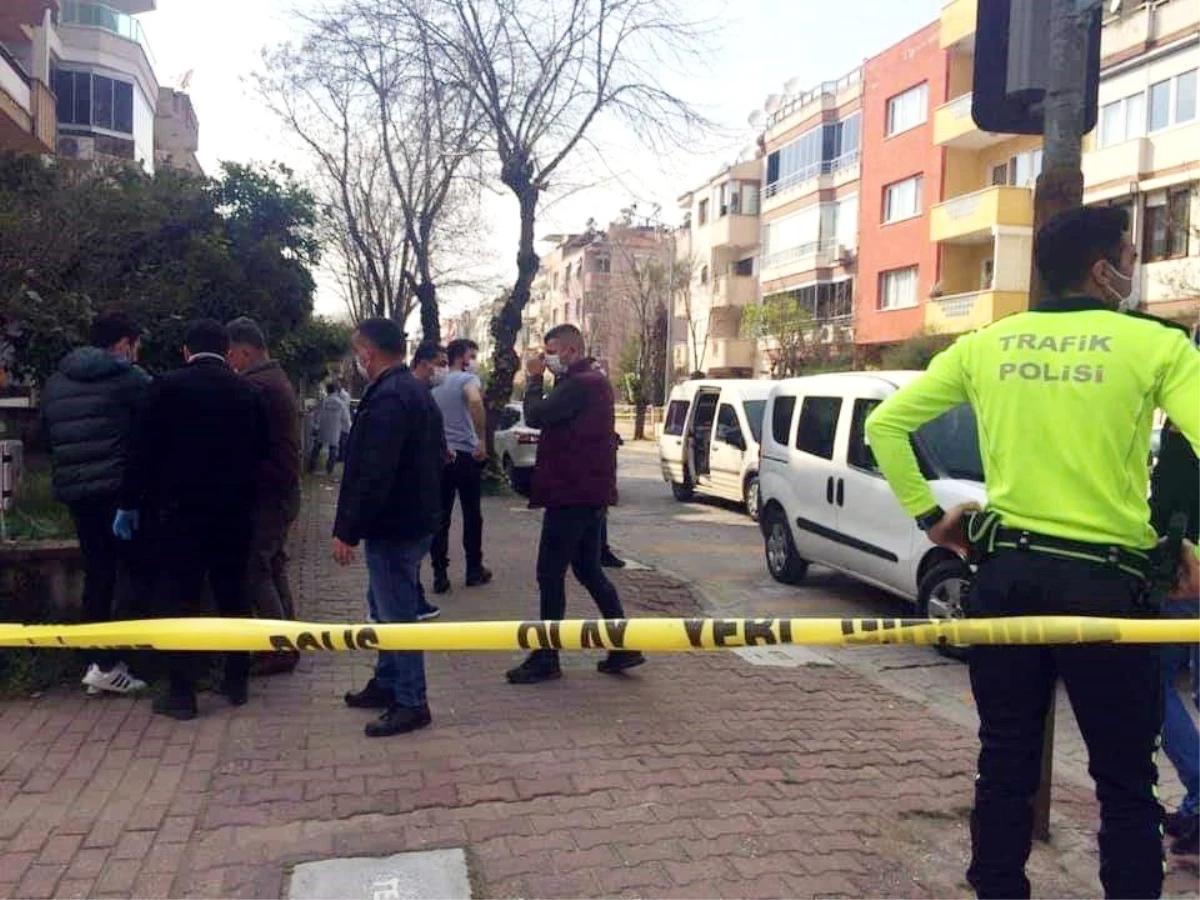 İzmir\'de korkunç olay: 2 ölü, 1 yaralı
