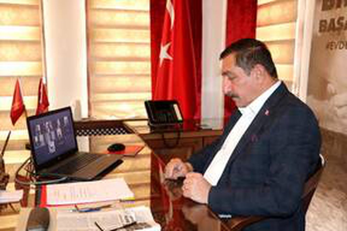 Kastamonu Belediye Başkanı Vidinlioğlu video konferans yöntemiyle basın toplantısı düzenledi...