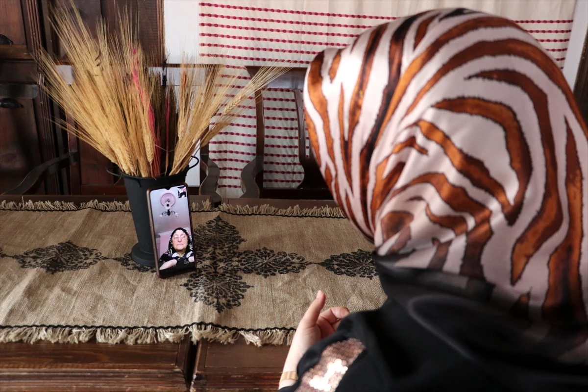 Kastamonulu kadınlar iğne oyalarını evde çektikleri videolarla tanıtıyor