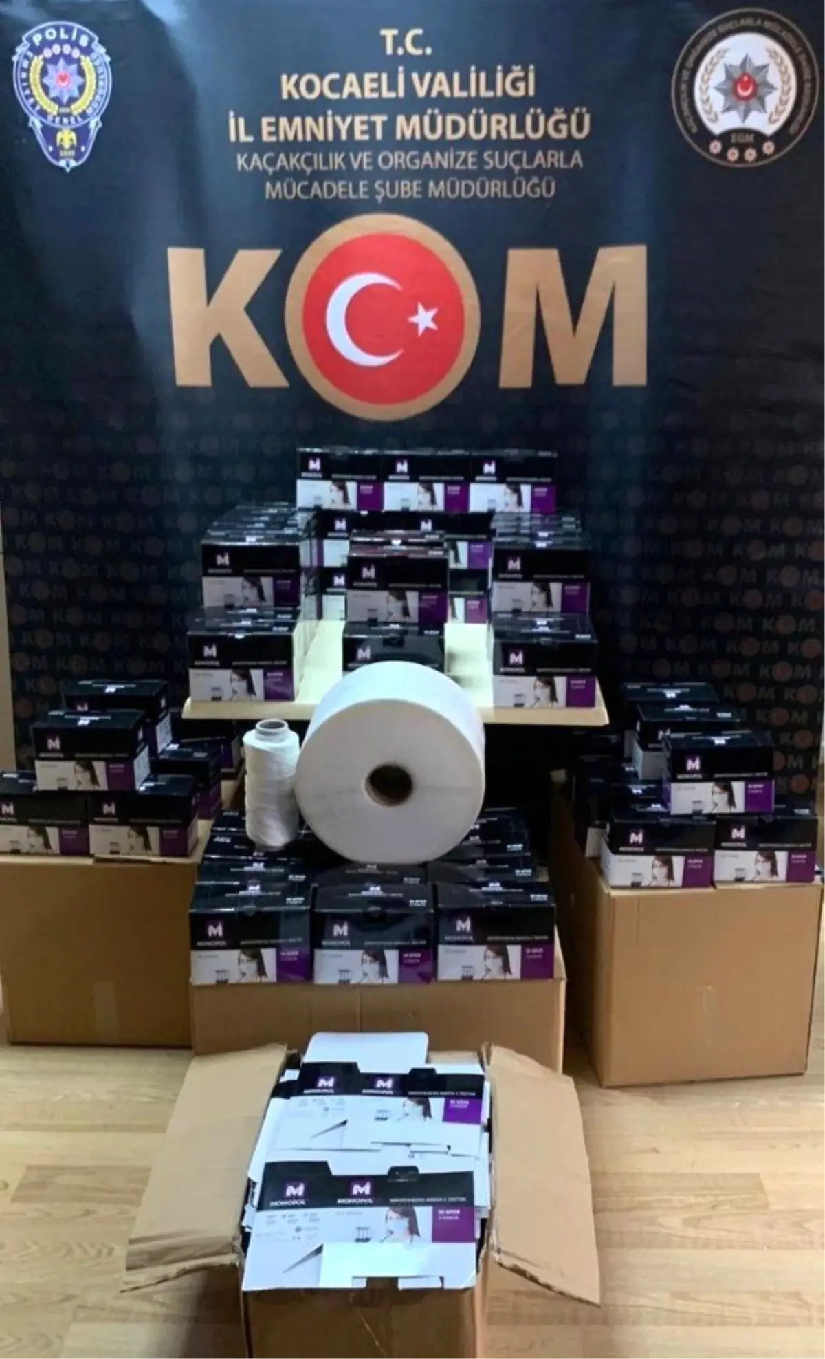 Kocaeli\'de 9 bin 400 adet kaçak maske ele geçirildi