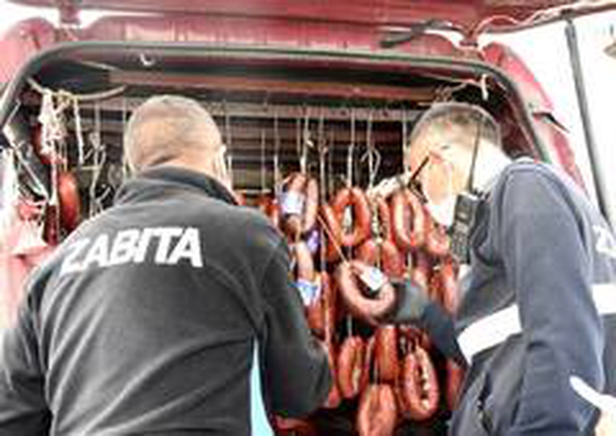 Mersin\'de 100 kilo bozuk sucuk ele geçirildi