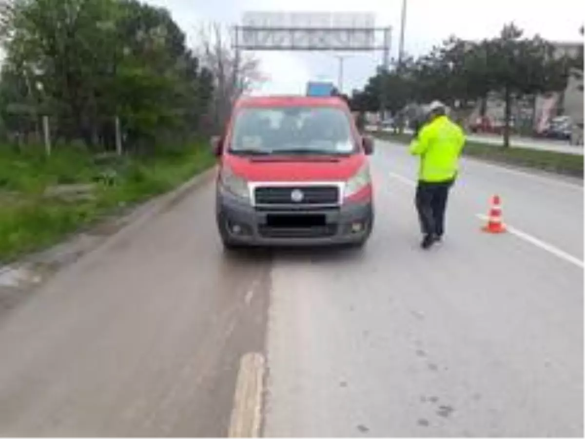 Sakarya\'da taşıma kapasitesi kuralına uymayan 17 araca işlem yapıldı