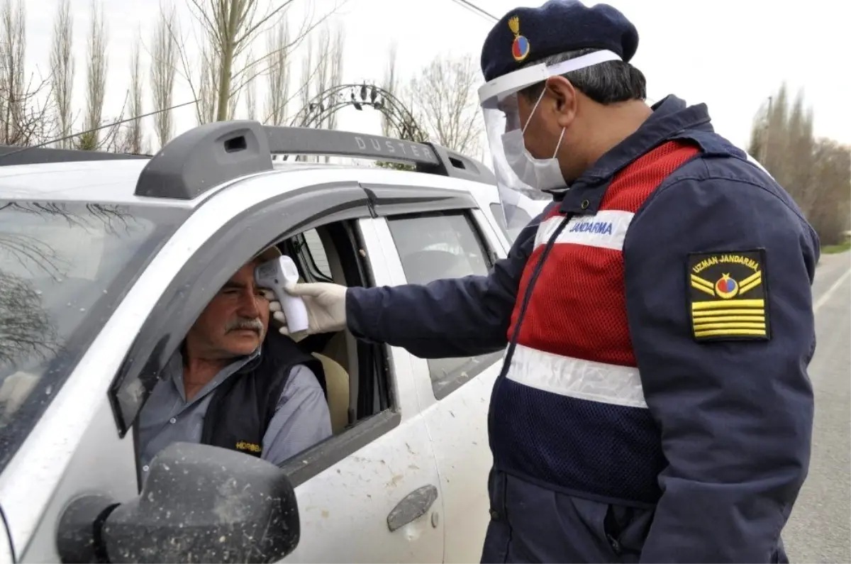 Şuhut jandarmasından 4 noktada Korona virüs denetimi