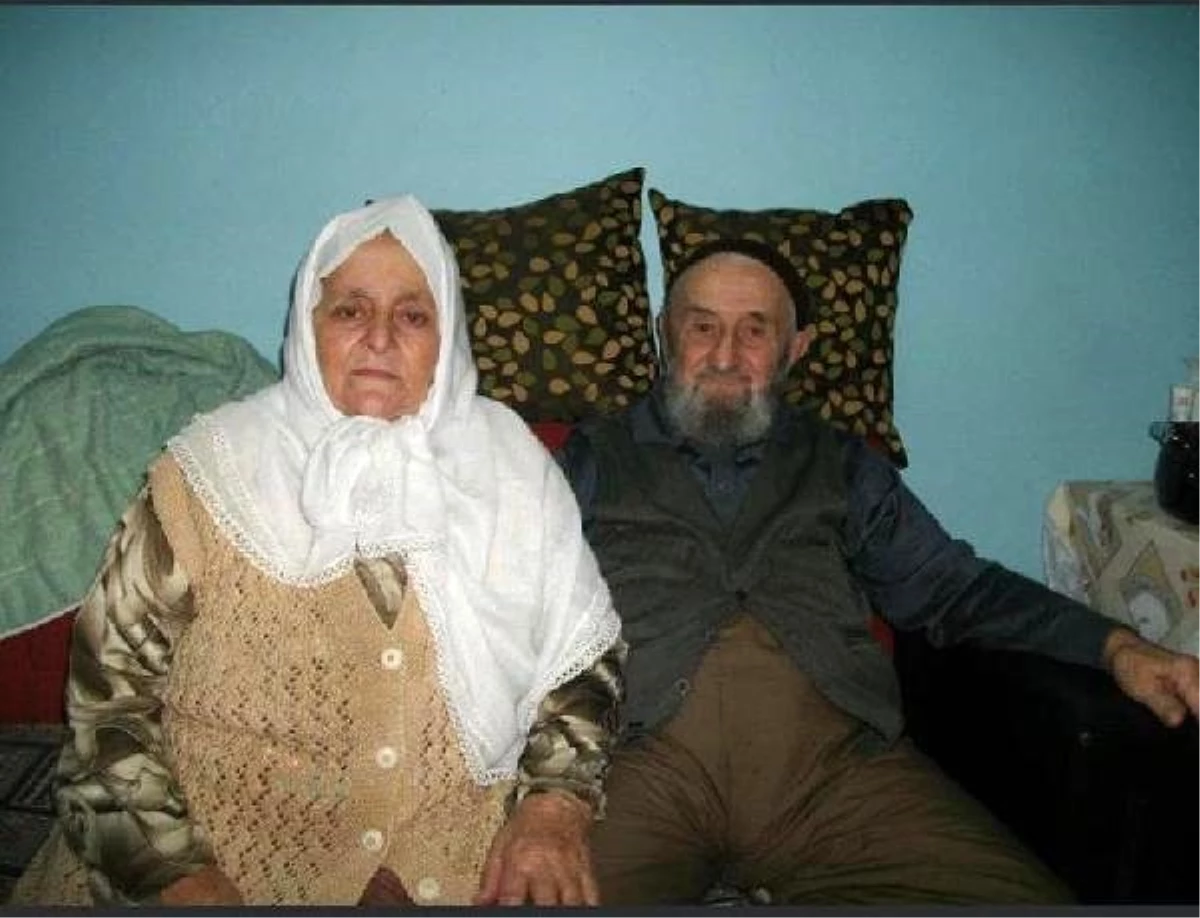 72 yıllık çift, 49 saat arayla öldü; yan yana defnedildi