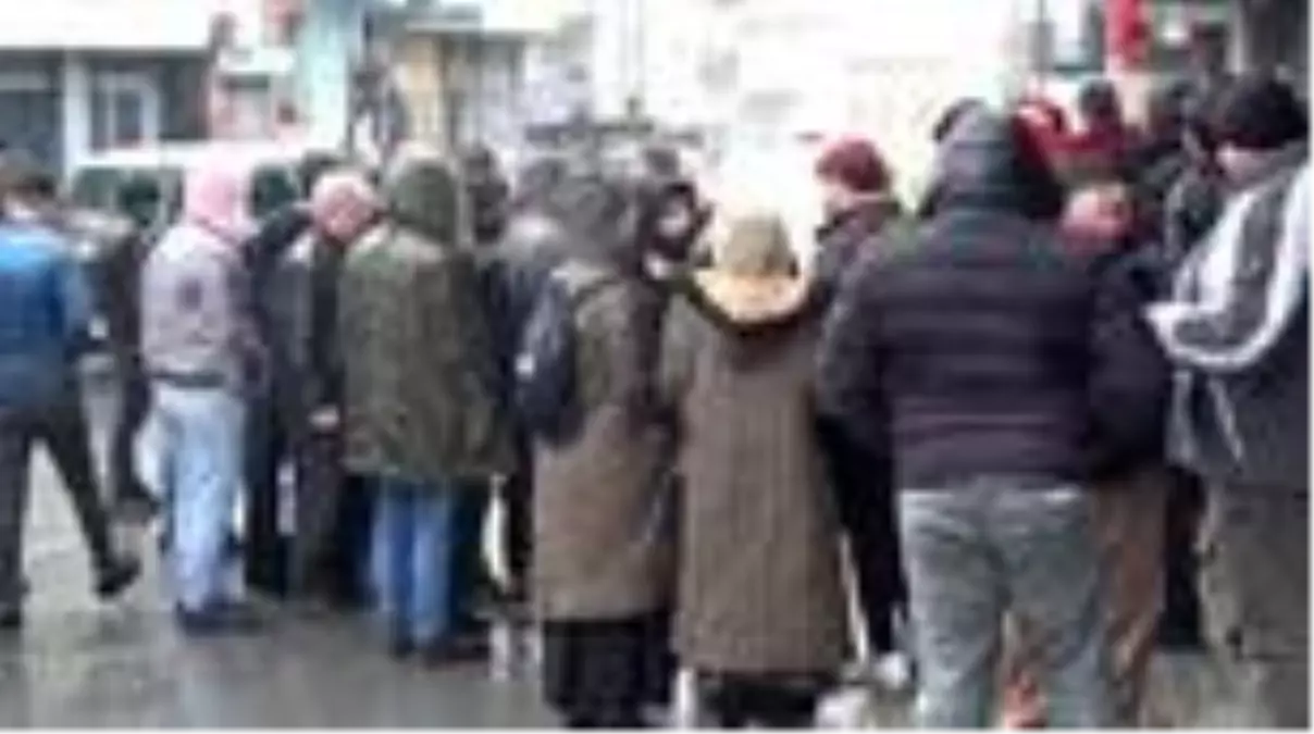 AVCILAR\'DA CESET MERAKIYLA \'SOSYAL MESAFE\'Yİ HİÇE SAYDILAR