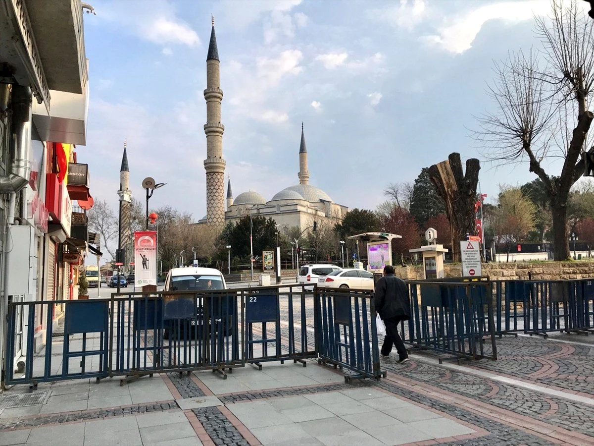 Edirne\'de "Evde kalmayanların" geldiği işlek caddelerde kısıtlamalara gidilecek