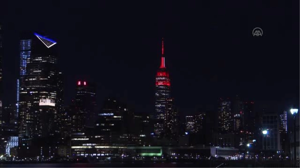 Empire State Binası sağlık çalışanlarına destek için ışıklandırıldı - NEW