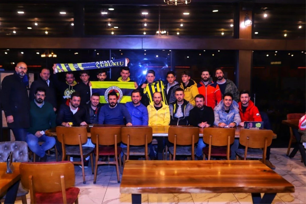 Genç Fenerbahçeliler Taraftar Grubu\'ndan 300 aileye erzak yardımı