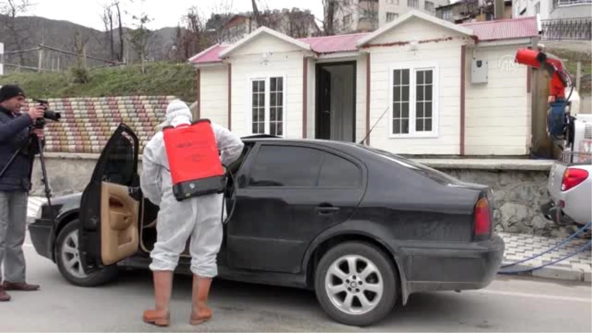 Gümüşhane Belediyesi koronavirüse karşı araçları ücretsiz dezenfekte ediyor