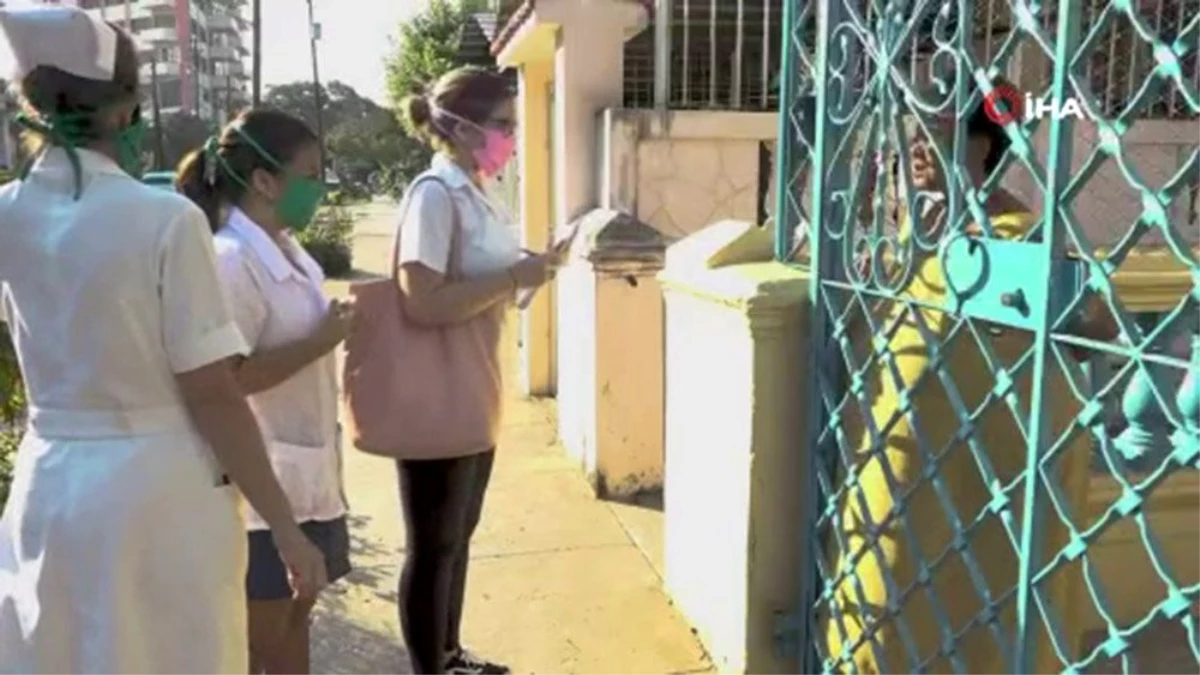 Küba\'da sağlıkçılar korona vakalarını tespit için kapı kapı dolaşıyor