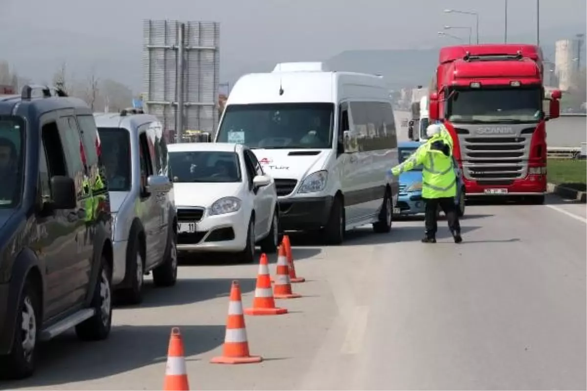 Memleketlerine dönen Karadenizliler, kent girişlerinde yoğunluk oluşturdu