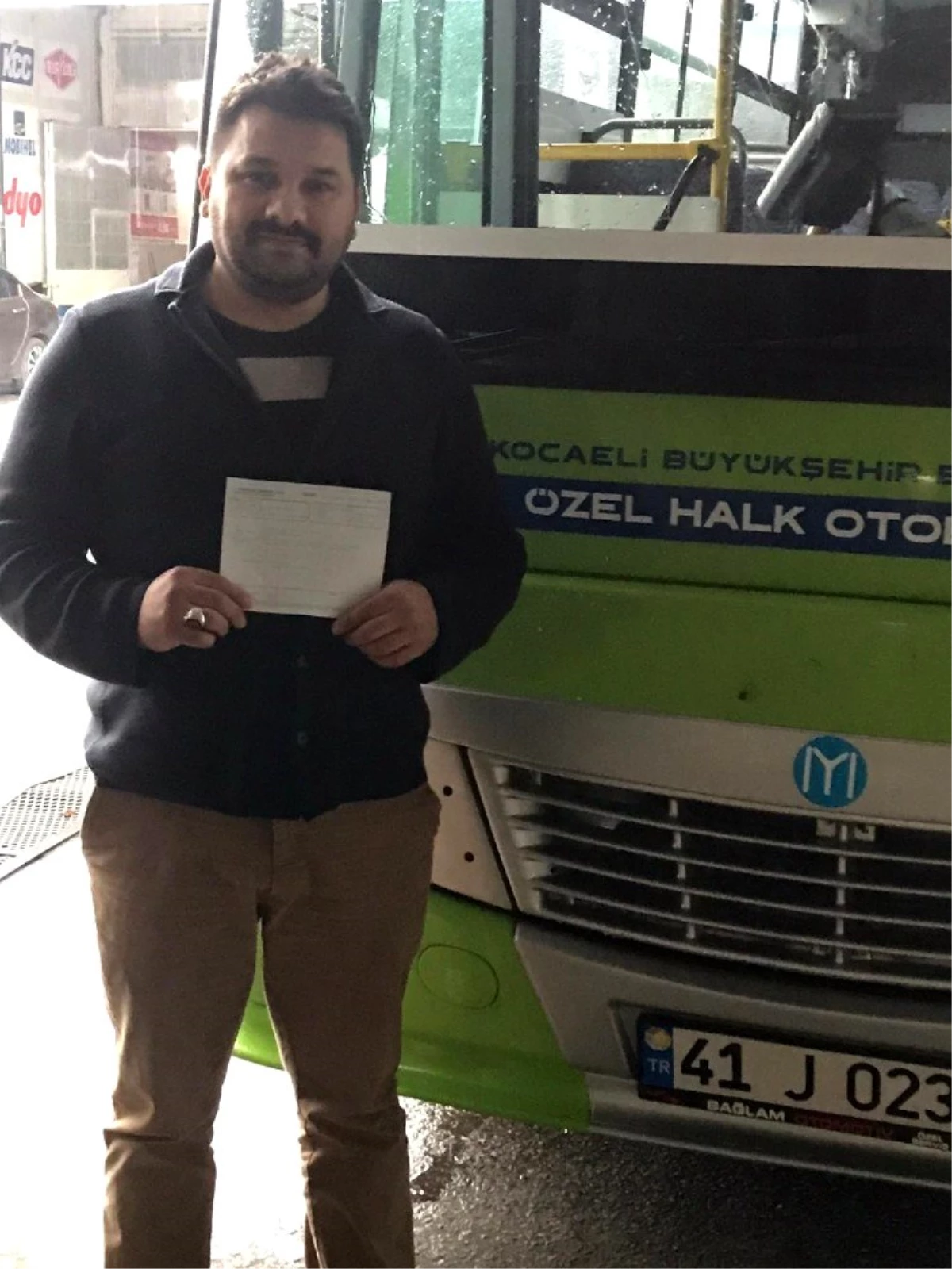 Otobüs şoförü 1 haftalık kazancı ile "Biz Bize Yeteriz Türkiye" dedi