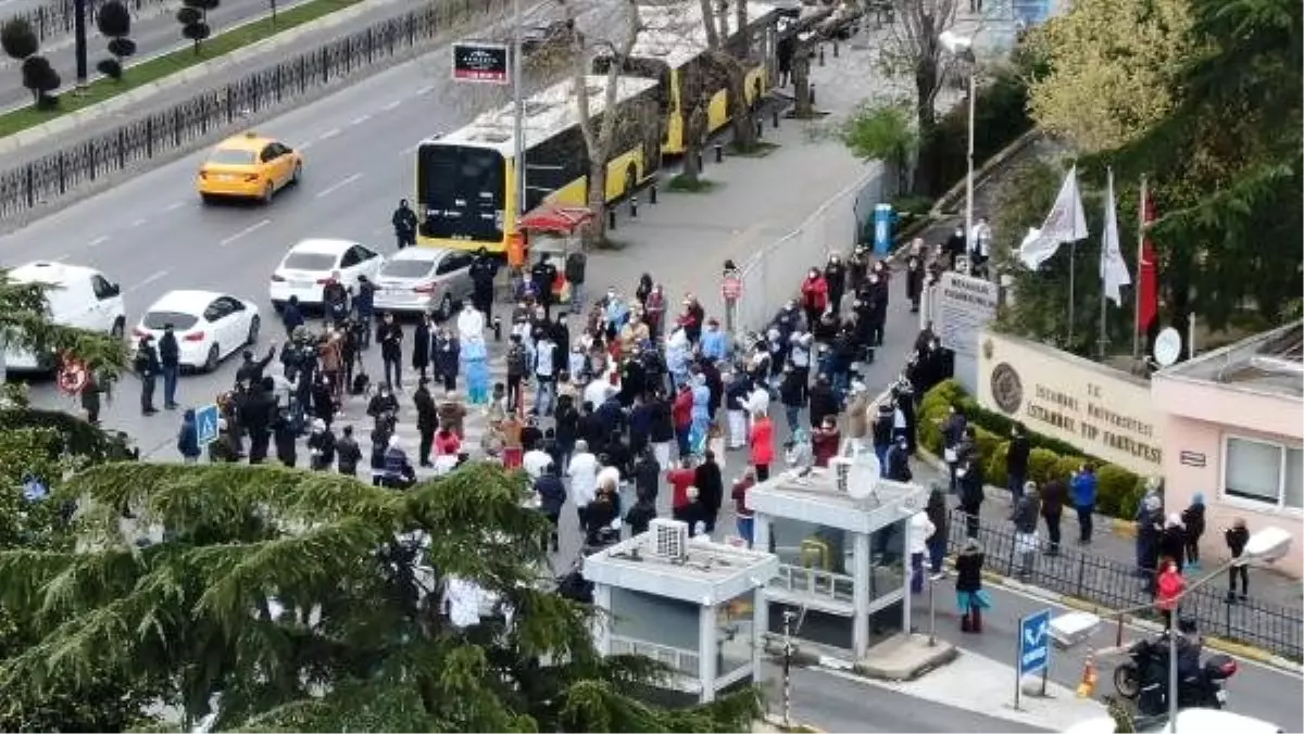 Prof. Dr. Cemil Taşçıoğlu Çapa Tıp Fakültesi önünde anıldı (1)