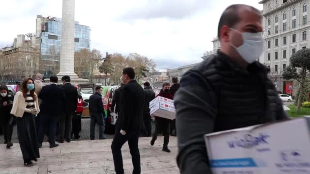 Türk iş adamlarından Kovid-19 tedbirleri kapsamında Gürcü halkına gıda yardımı