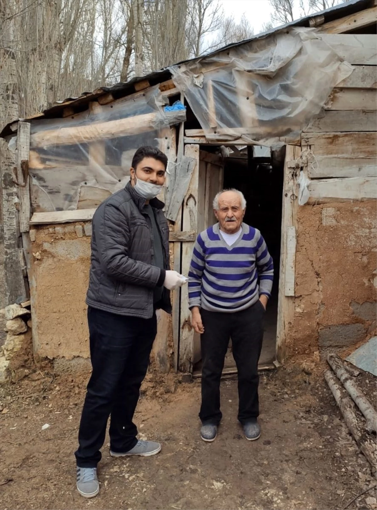 93 yaşındaki Süleyman dededen Milli Dayanışma Kampanyası\'na destek