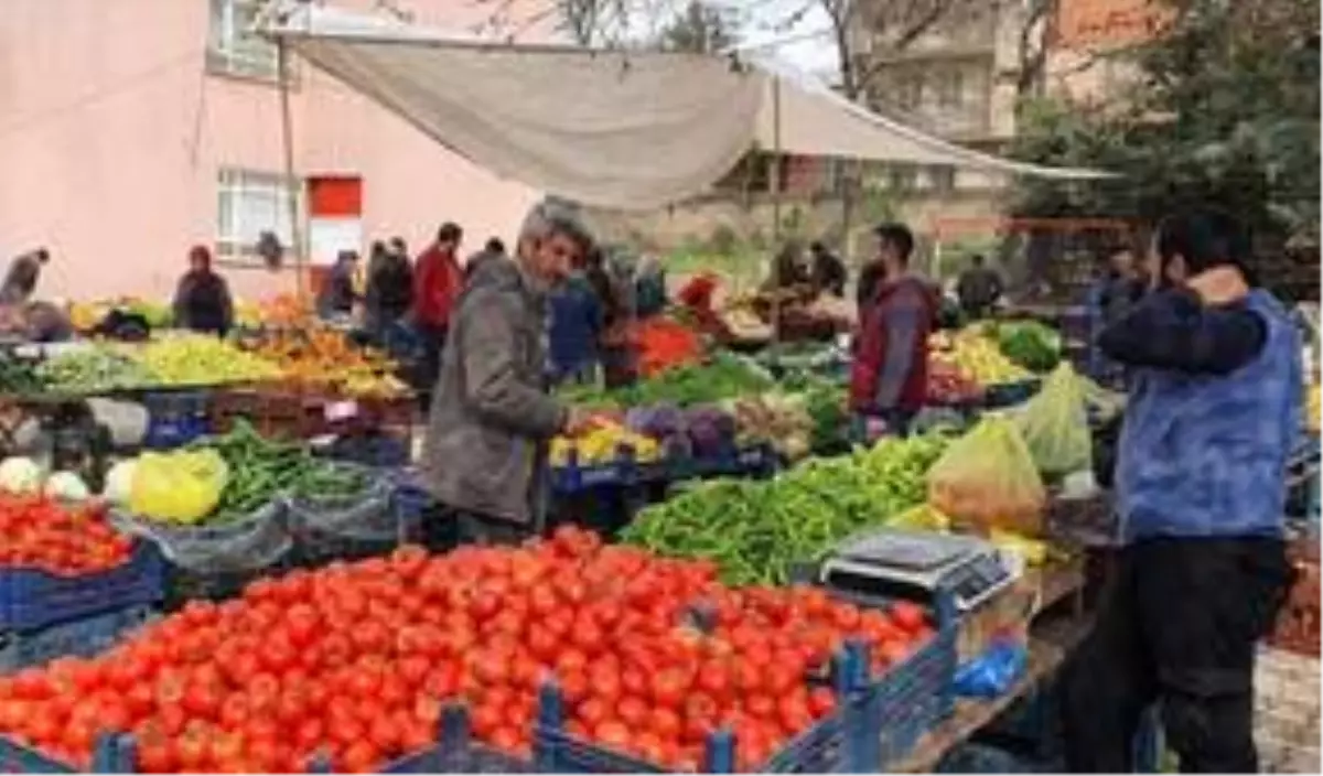 Ergani\'de semt pazarları okul bahçelerinde kuruldu