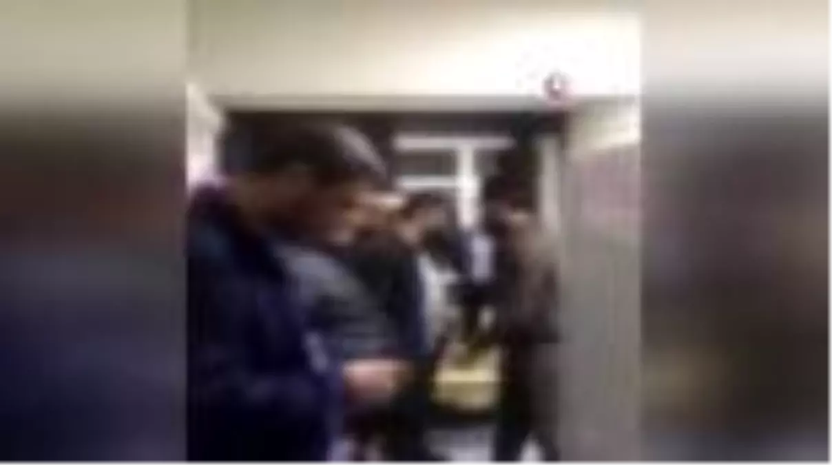 İstanbul Fatih\'te 25 kişi kumar oynarken basıldı