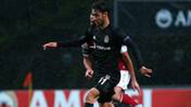 İşte Cumhurbaşkanlığı kararı sonrası sokağa çıkamayacak Süper Lig yıldızları - Son Dakika Spor