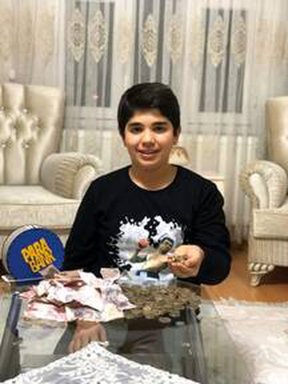 Kamp çadırı parasını "Milli Dayanışma Kampanyası"na bağışladı