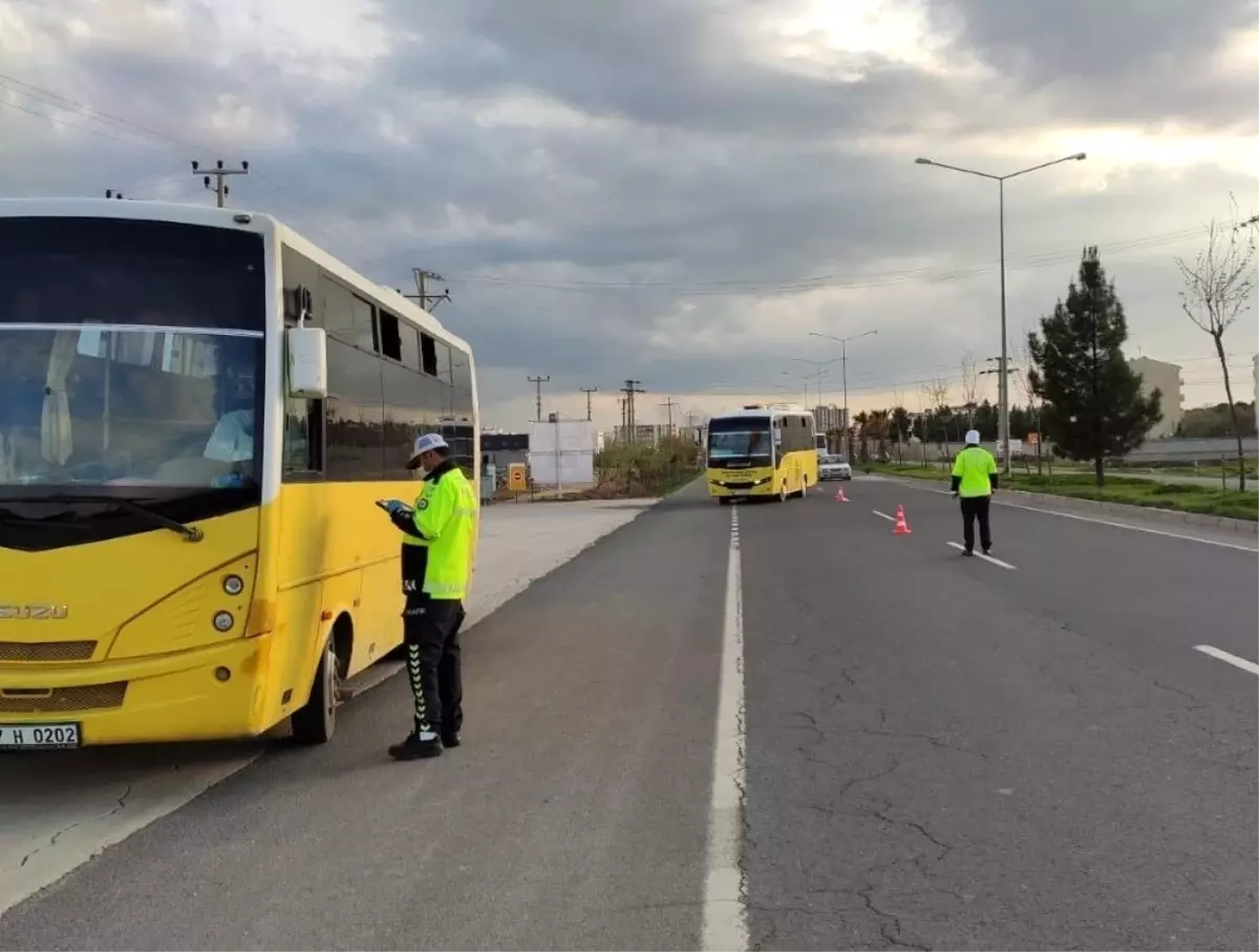 Kızıltepe\'de trafikte korona virüs tedbirleri devam ediyor