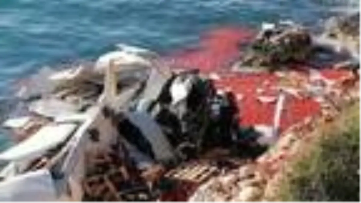 Mersin Silifke\'de domates yüklü tır denize uçtu: 1 ölü