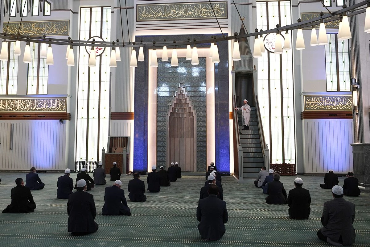 Son Dakika: Diyanet: Her hafta bir camide temsilen cuma namazı kılınacak