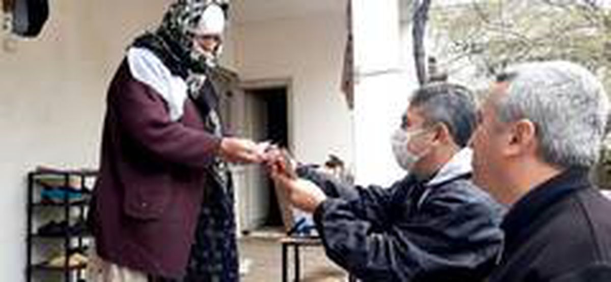 Sosyal yardımlar kapı kapı dağıtılıyor