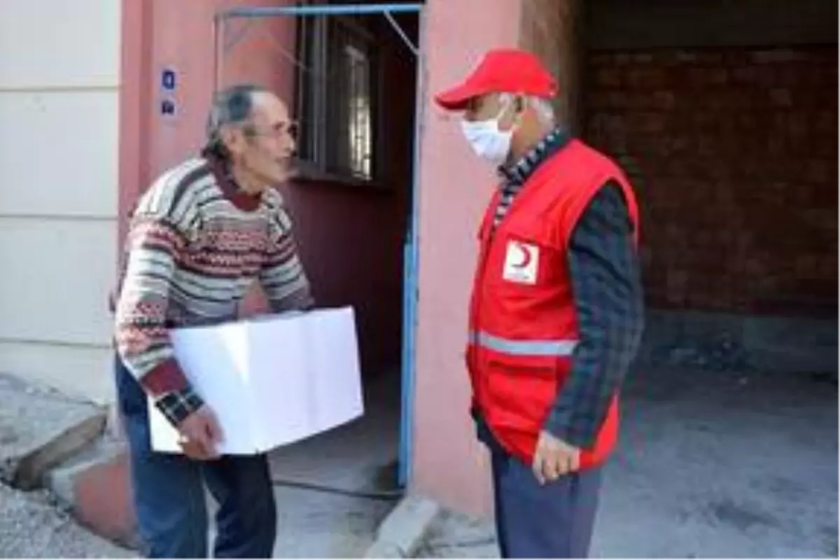 Türk Kızılay\'dan ihtiyaç sahiplerine gıda yardımı