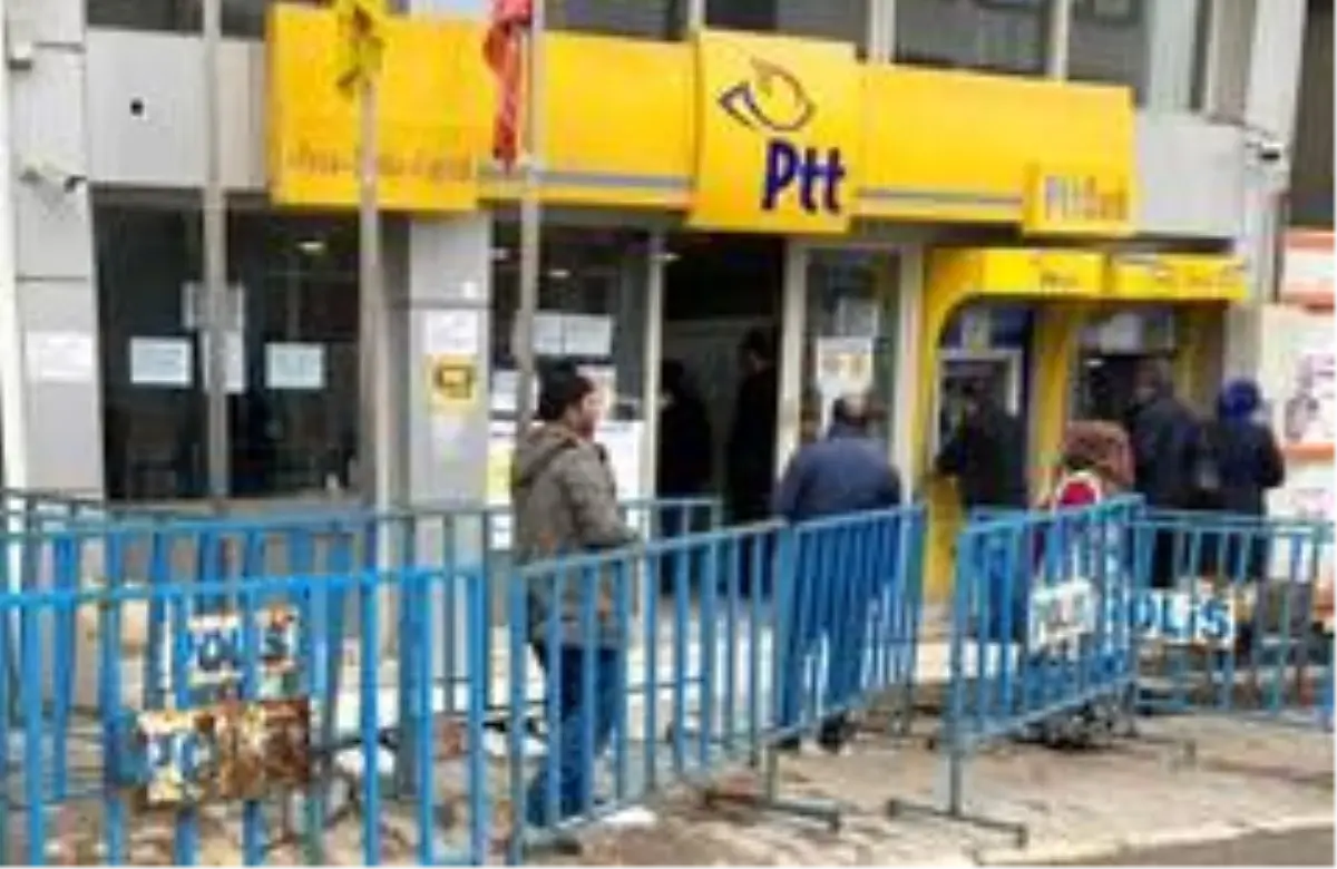 Yoğunluk yaşanan PTT şubeleri kapatılıyor! Ödemeler artık evlerde yapılacak