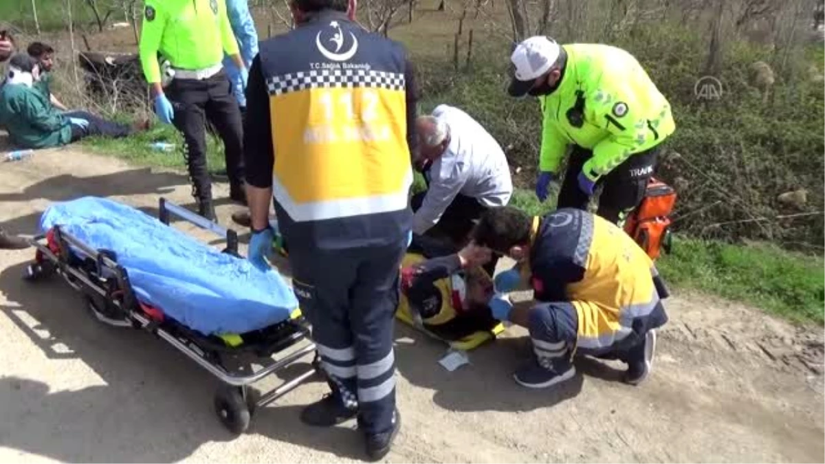 Ambulans devrildi: 4 yaralı