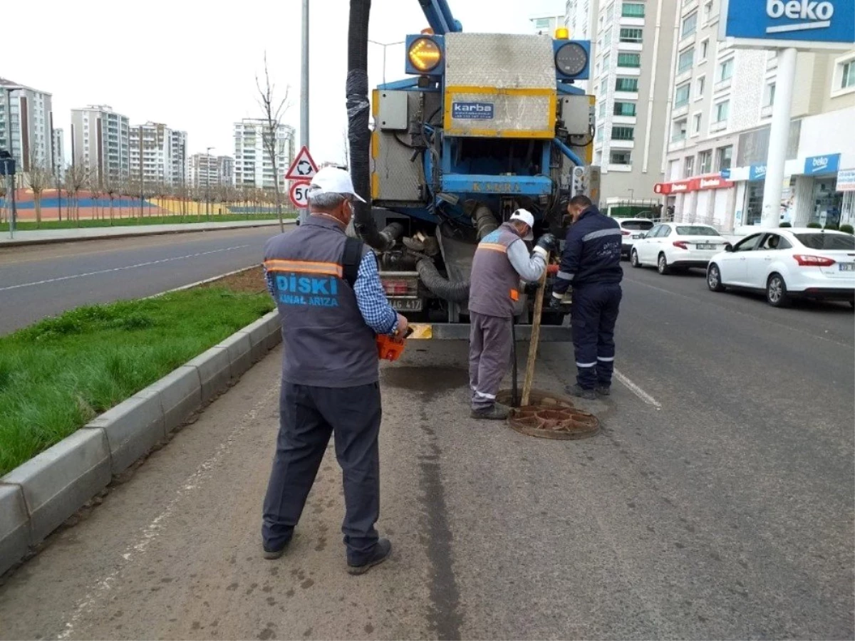 Aşırı yağışların getirdiği atıklar temizlendi