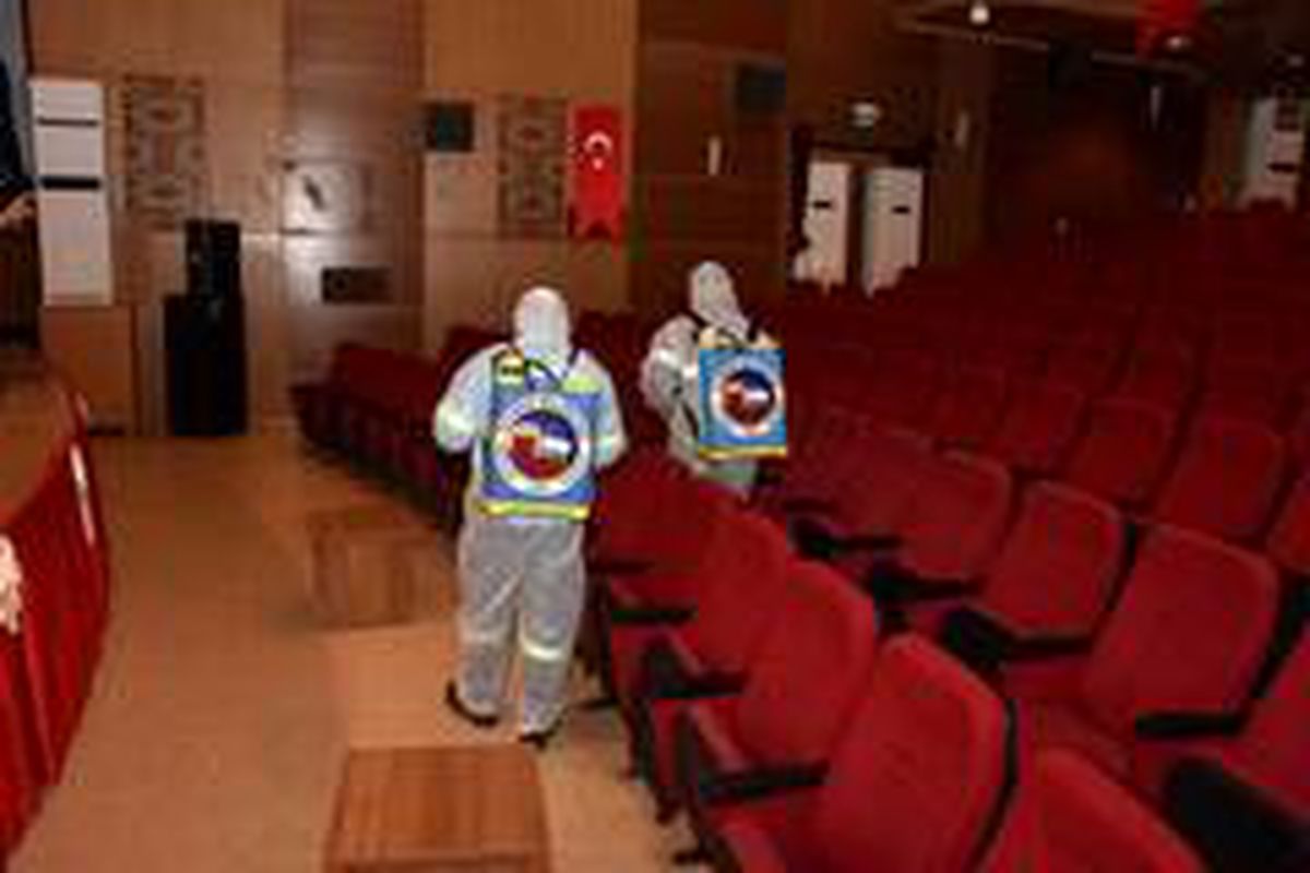 Ceyhan\'da seçimin yapılacağı salon dezenfekte edildi
