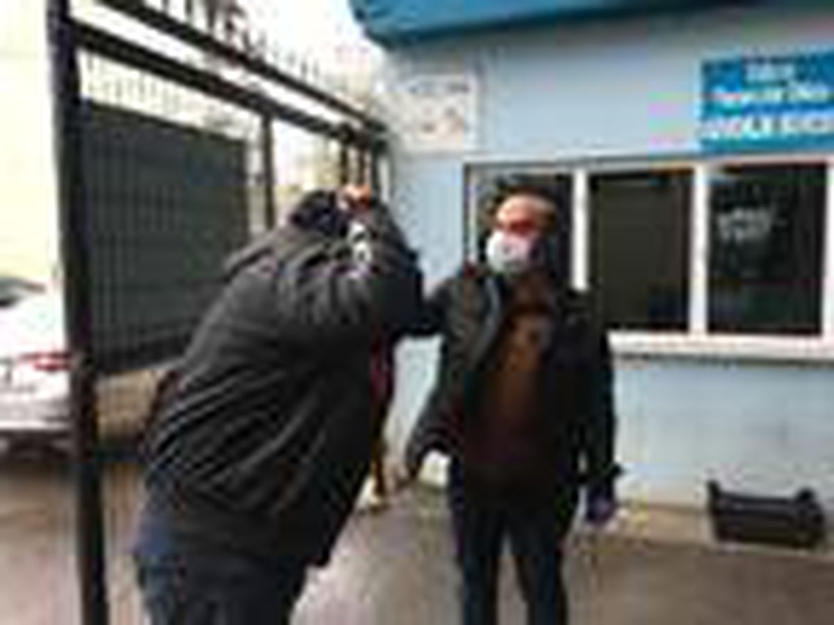 Edirne\'de pazara gelenlerin ateşi ölçüldü, maske dağıtıldı