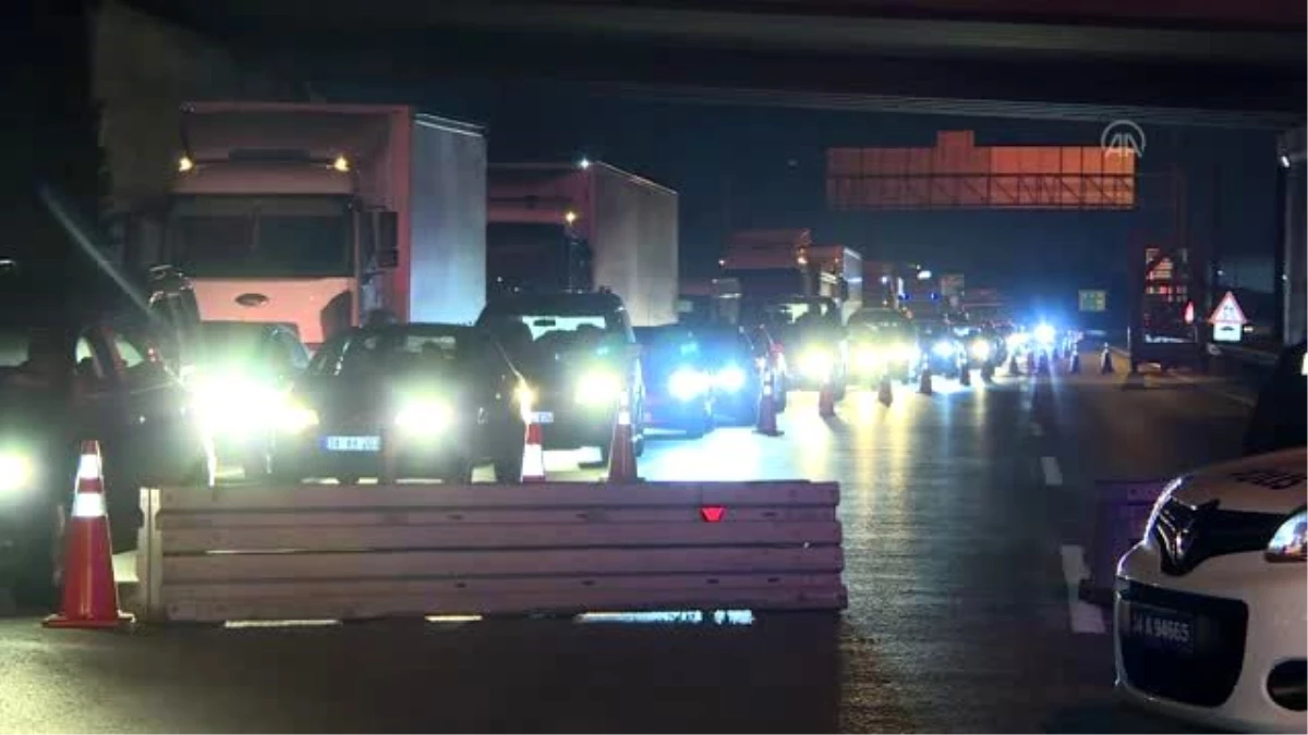 İstanbul\'a araç giriş çıkışı durduruldu