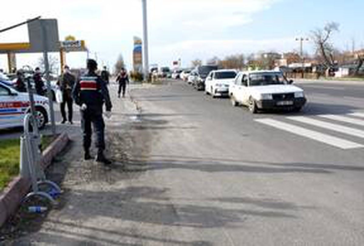 Konya\'ya araç giriş çıkışları durduruldu