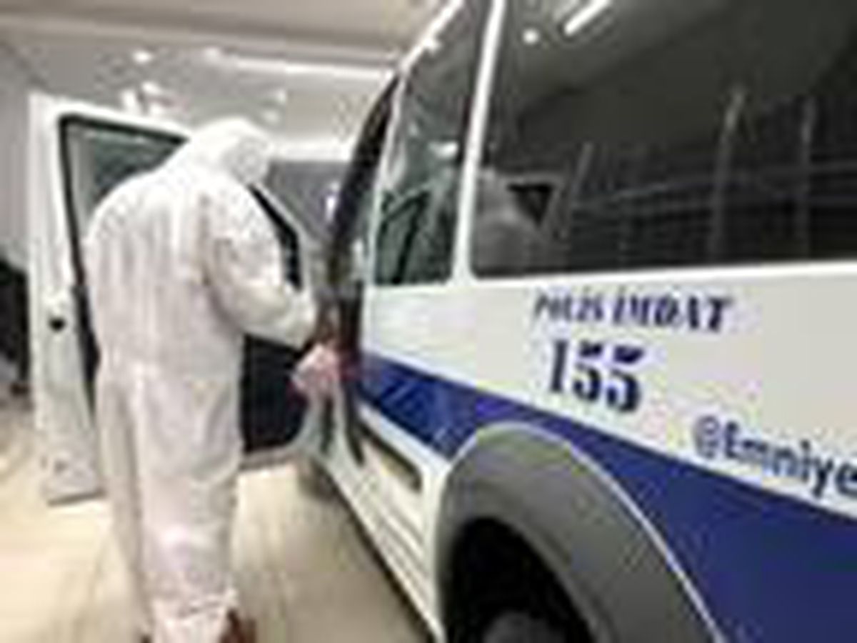 Koronavirüse karşı 400 polis aracını dezenfekte ettiler