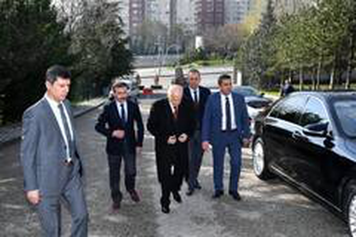 MHP lideri Bahçeli, vefatının 23. yılında Merhum Türkeş\'in Anıtmezarını ziyaret etti