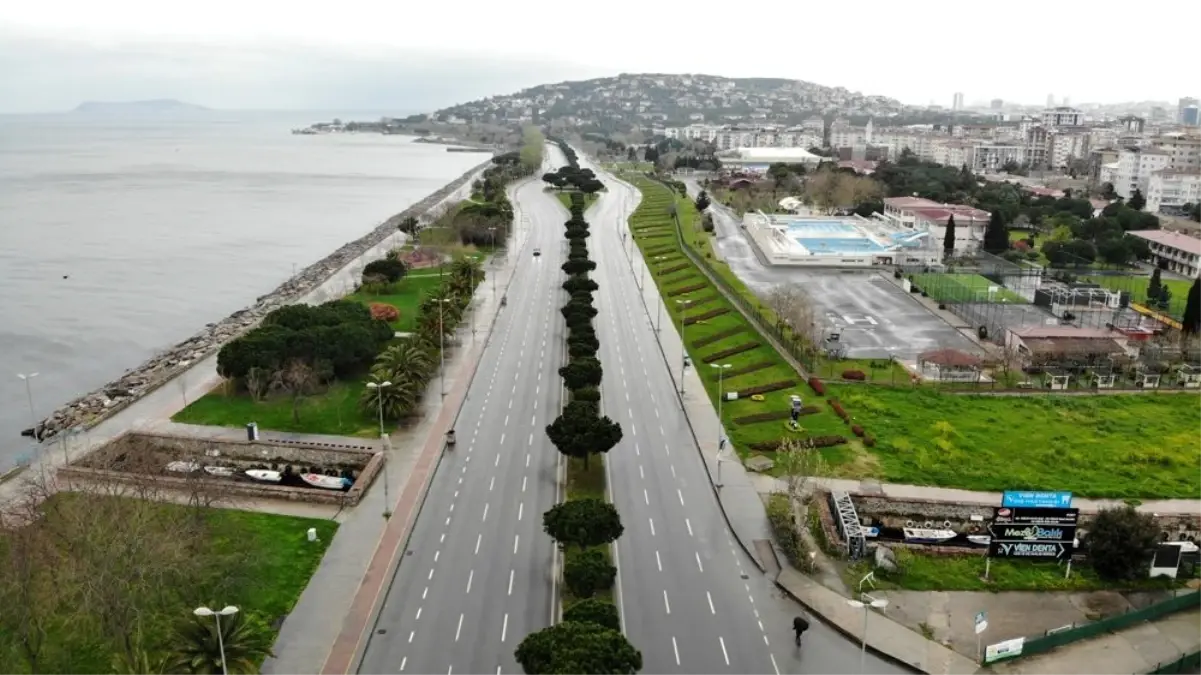 Anadolu Yakası sahil şeridi boş kaldı