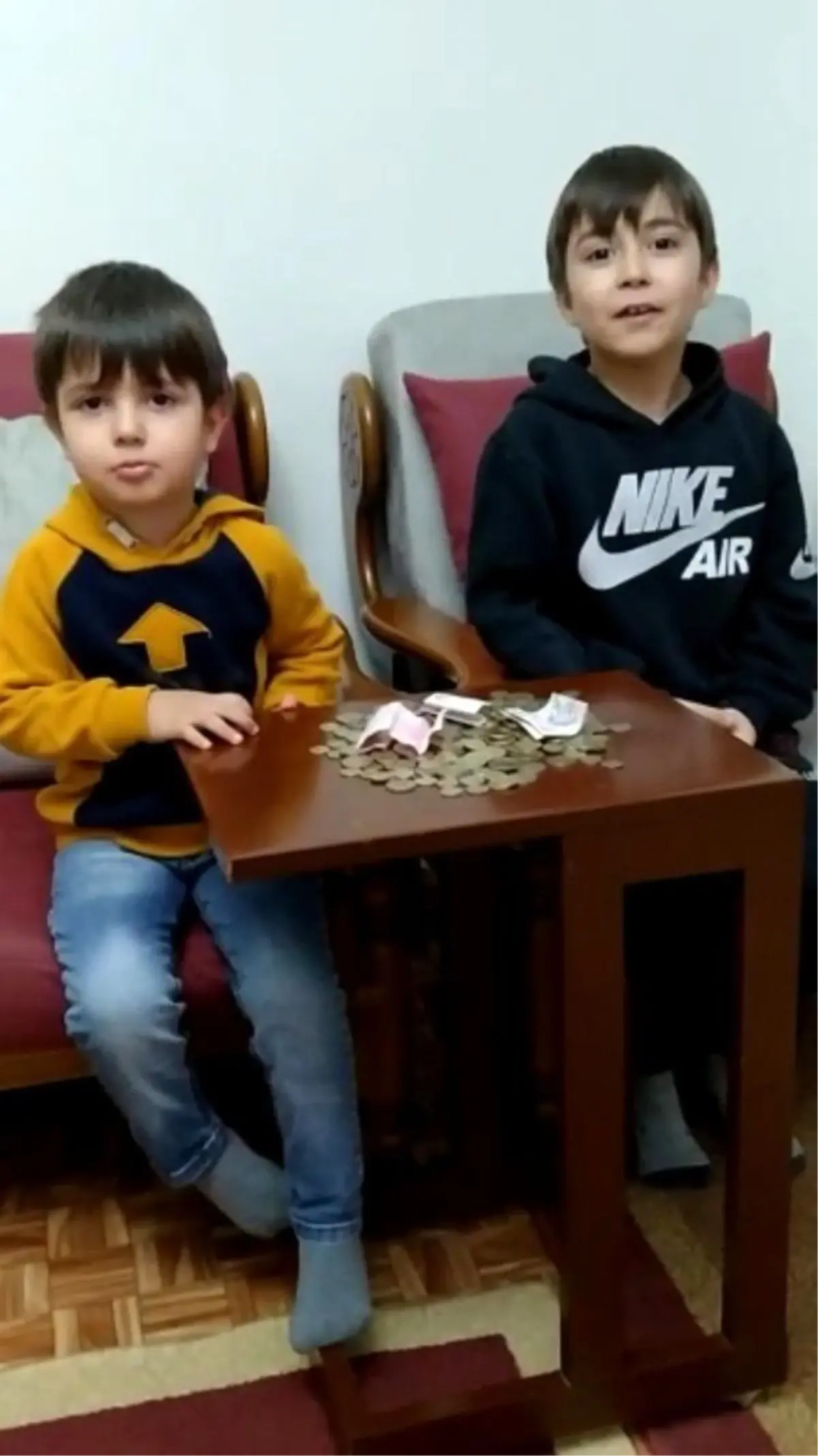 Bursalı minikler harçlıklarını ihtiyaç sahiplerine bağışladı