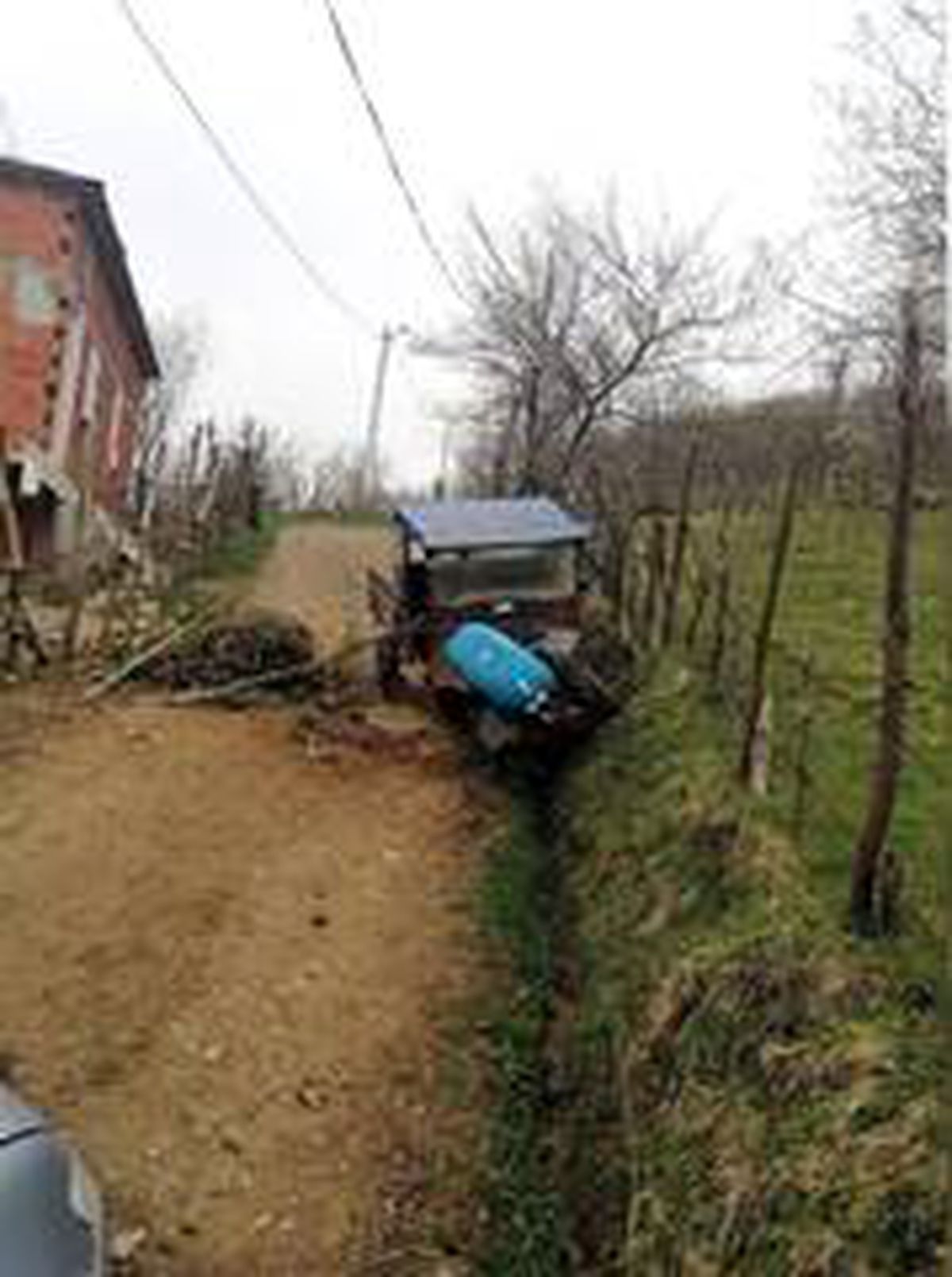 Giresun\'da tarım aracı devrildi: 1 ölü