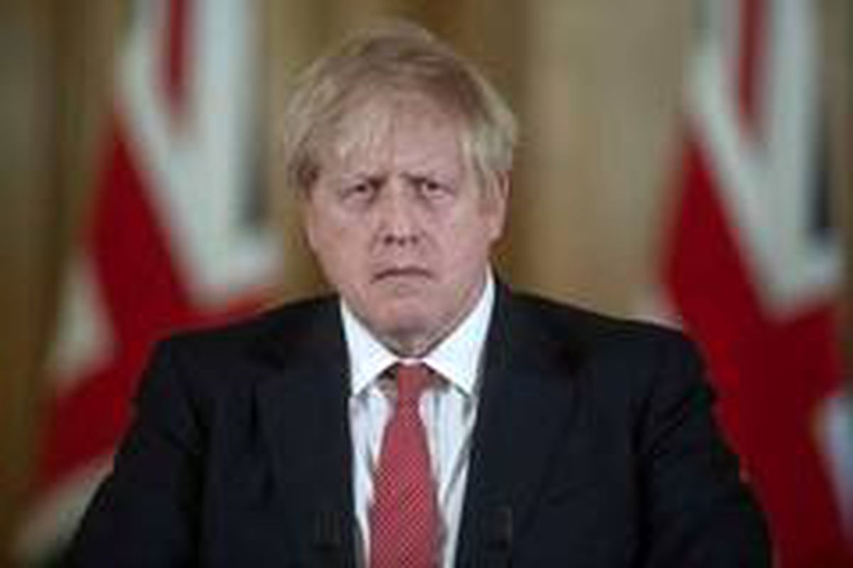 İngiltere Başbakanı Johnson, korona virüs semptomları nedeniyle hastaneye kaldırıldı