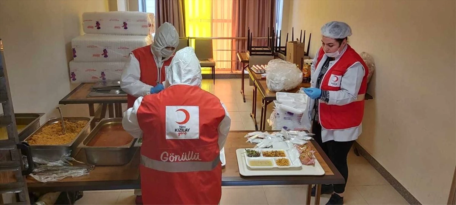 Kırıkkale\'deki yurtta karantinaya alınanların yemek ihtiyacını Türk Kızılay karşılıyor