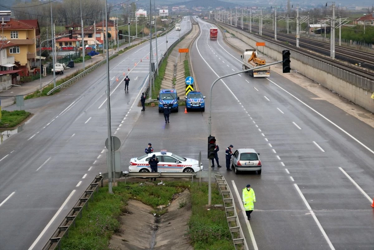 Pamukova\'da polis ve jandarma ekiplerinin denetimleri arttı