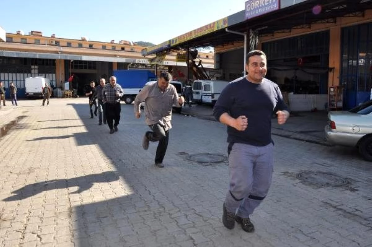 Sanayi esnafı bağışıklık sistemini güçlendirmek için sabah sporu yapıyor