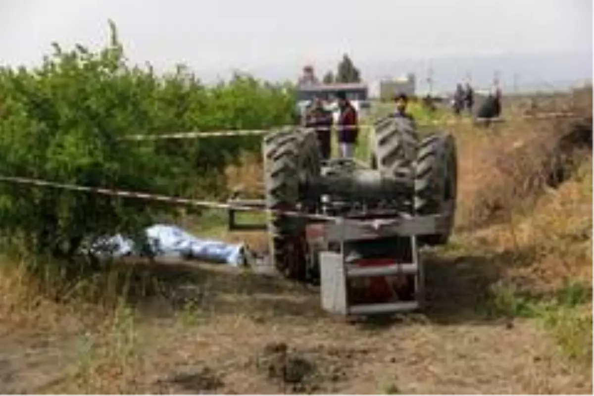 Traktörün altında kalan sürücü hayatını kaybetti