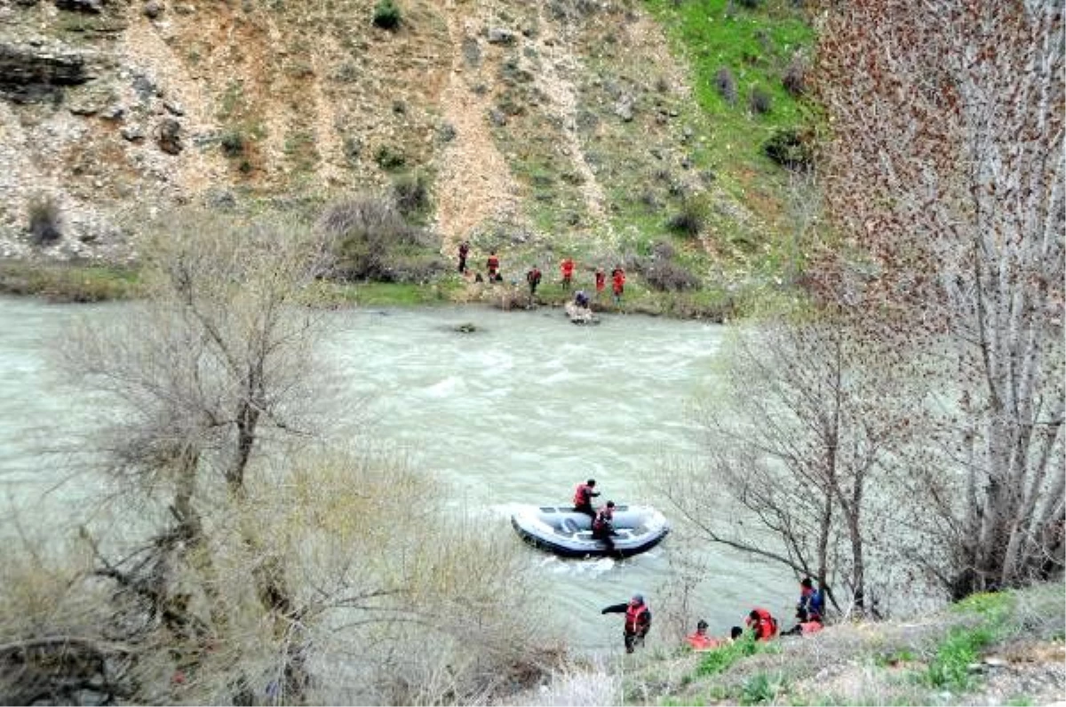 Tunceli\'de kayıp uzman çavuş ve Gülistan\'dan bugün de iz yok