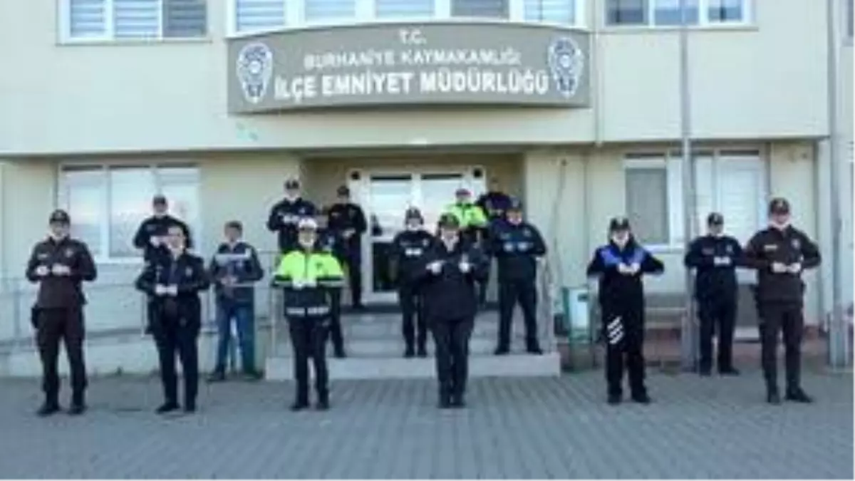 Burhaniye polisinden işaret diliyle "evde kal" klibi